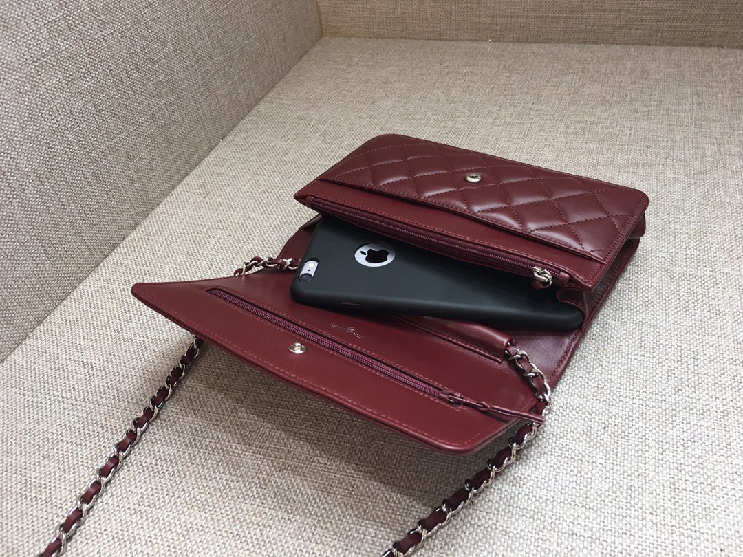 Lambskin Wallet On Chain Shoulder Bag A33814 Burgundy/Silver